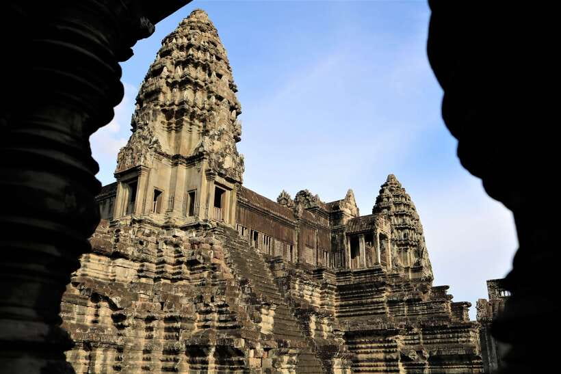 Siem Reap: 2-Day Temple Highlights Sunrise and Sunset Option - Day two: Angkor Wat before sunrise