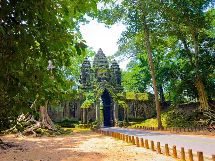 Siem Reap: 2-Days Angkor Wat with Sunrise Small-Group Tour - Neak Pean and Preah Khan: quieter corners of Angkor