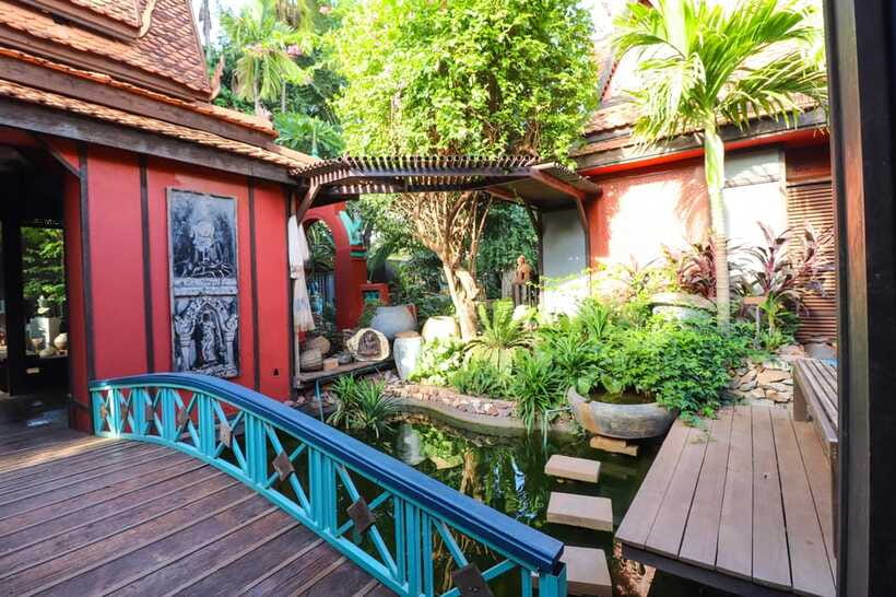 Siem Reap: 3-Hour Behind-the-Scenes Tuk-Tuk Tour - A riverside park built for community use