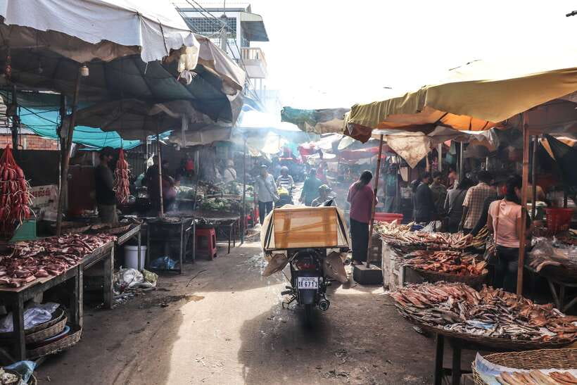 Siem Reap: 3-Hour Behind-the-Scenes Tuk-Tuk Tour - Reliability, clothing, and mobility notes