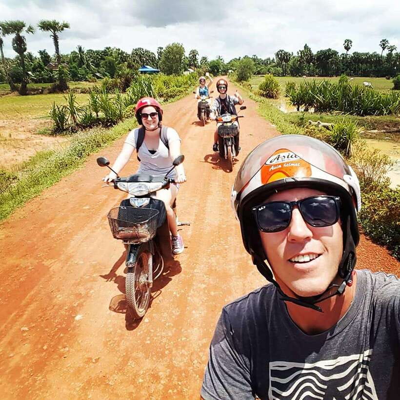 Siem Reap: 6-Hour Easy Rider Motorbike Tour - Red-clay roads through villages and rice fields