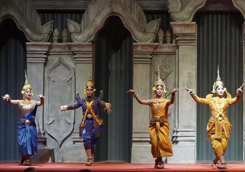 Siem Reap: Amazon Angkor Buffet Traditional Fairy Dance Show - Starting with a buffet of more than 40 dishes