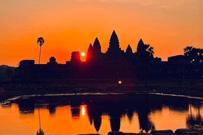 Siem Reap Angkor Private Tour Guide in English and Spanish - Angkor Wat: three hours with Cambodia’s great symbol