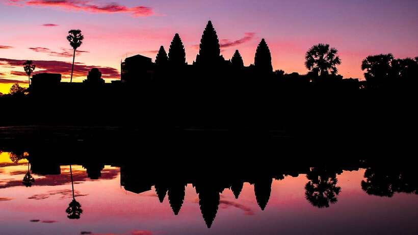 Siem Reap: Angkor Sunrise 1- or 2-Day Guided Temples Tour - What to bring and how to pace yourself