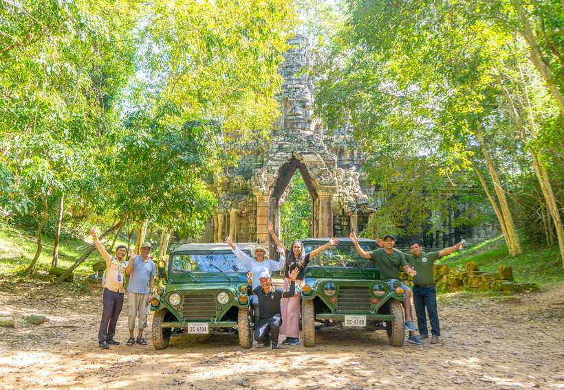 Siem Reap: Angkor Sunrise Jeep Tour / SUV Car Available - What the guide adds to the day