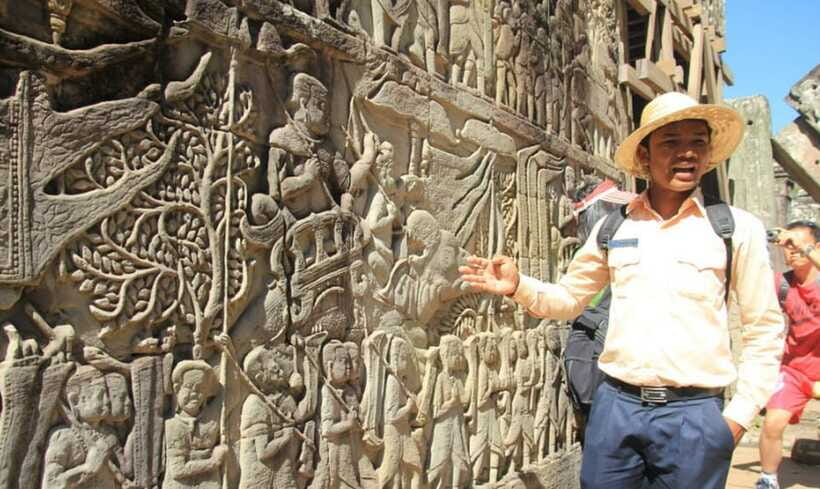 Siem Reap: Angkor Temples Tour - Shared Tours tours guide - Bakheng Hill and the promised sunset