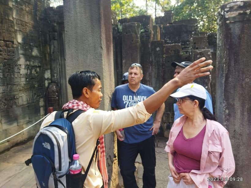 Siem Reap: Angkor Wat 2day Big and Small Circuit Guided Tour - Ta Som and the tree at the east gate