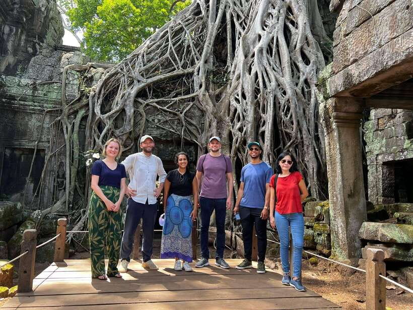 Siem Reap: Angkor Wat, Bayon & Ta Prohm Guided Tour - Angkor Wat and its carved galleries
