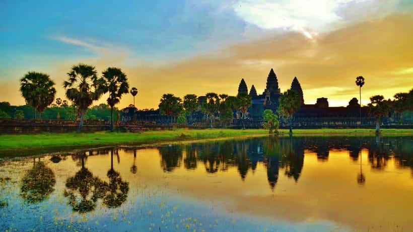 Siem Reap: Angkor Wat, Bayon & Ta Prohm Guided Tour - Bayon and its 200 stone faces