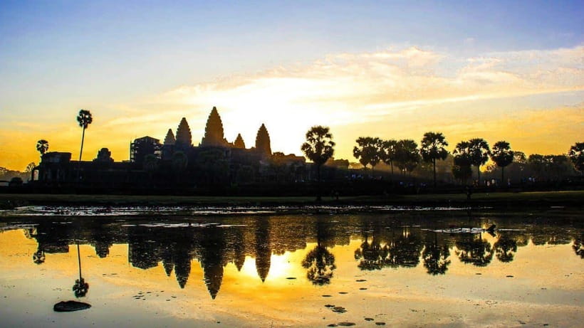 Siem Reap: Angkor Wat, Bayon & Ta Prohm Guided Tour - Guide, transport, and the pace of the day