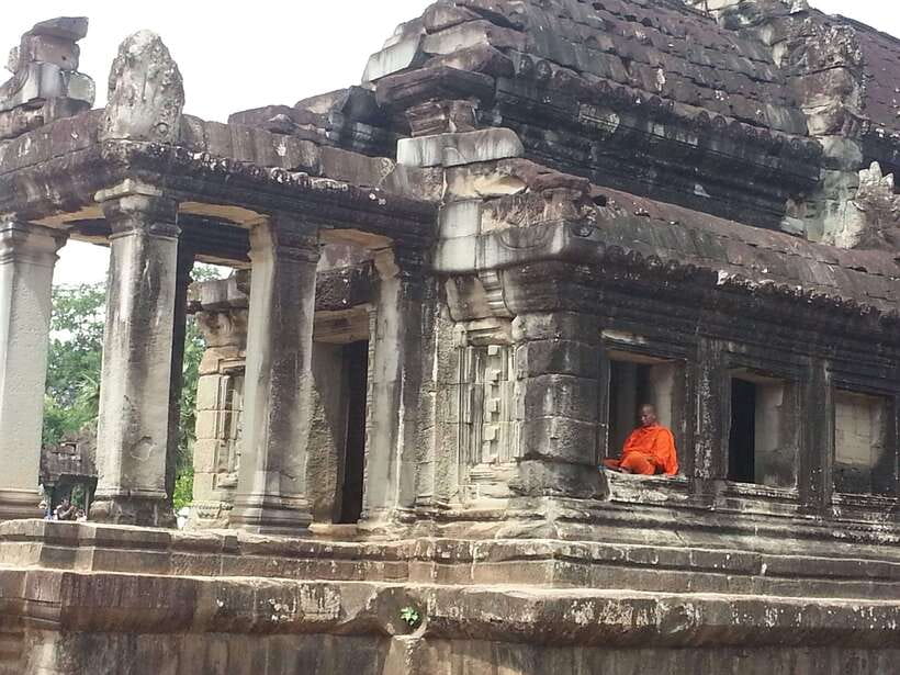 Siem Reap: Angkor Wat Half-Day Trip with Local Guide - Key points at a glance