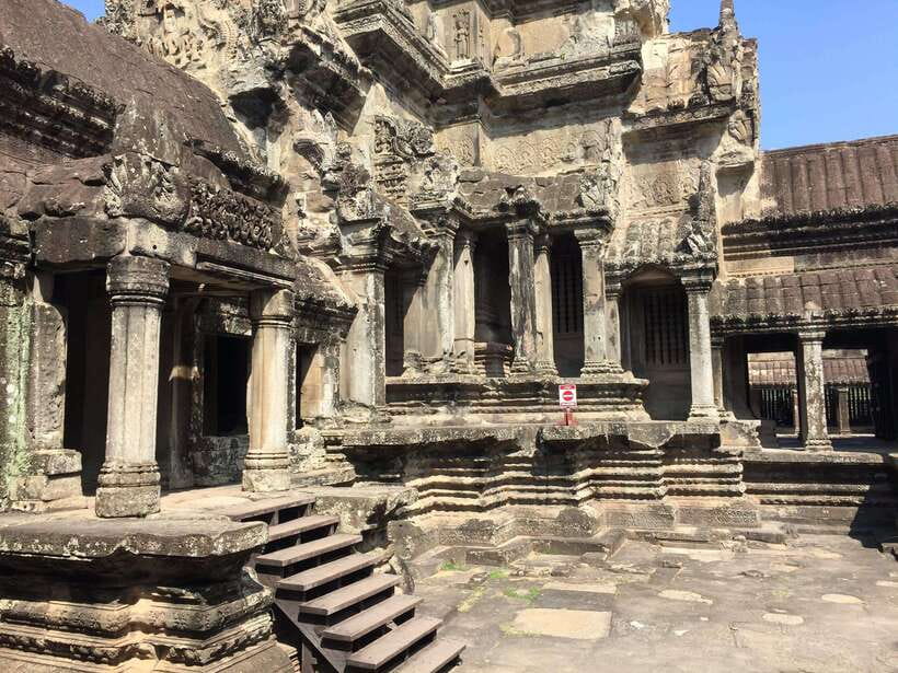 Siem Reap: Angkor Wat Half-Day Trip with Local Guide - What the four-hour schedule does and does not cover