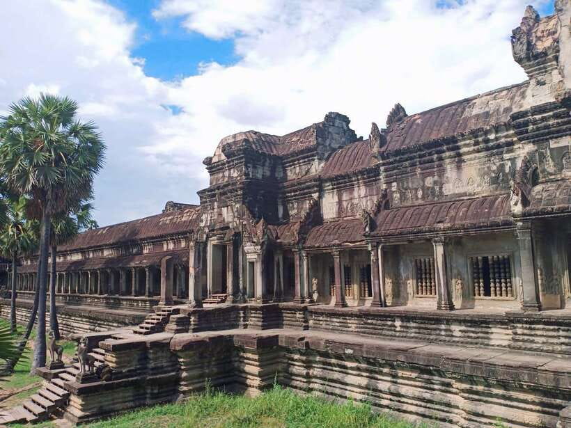 Siem Reap: Angkor Wat Private Tour by Tuk-Tuk - Ta Prohm and the appeal of a famous ruin