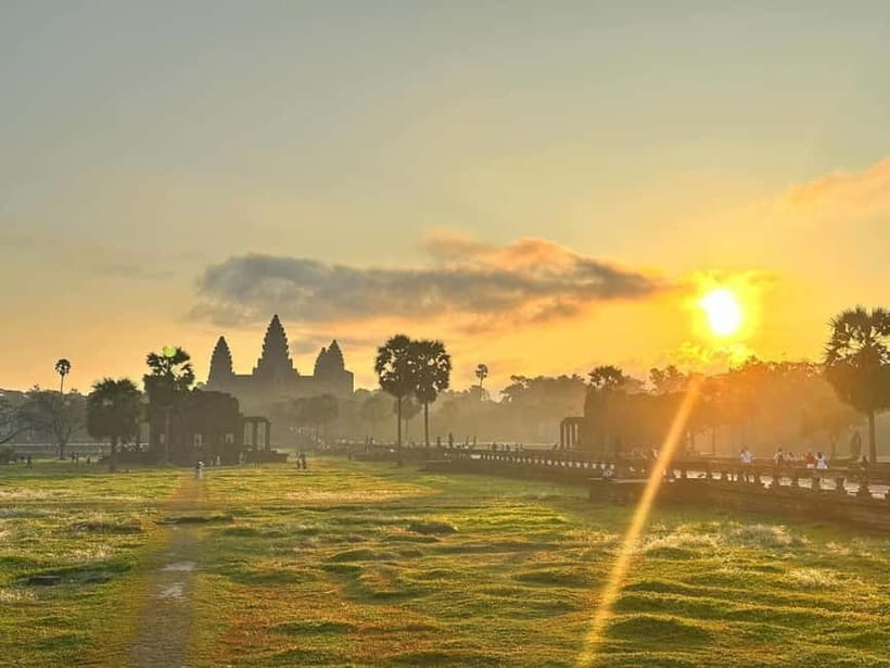 Siem Reap: Angkor Wat Private Tour with Sunrise - Angkor Wat, then the Small Circuit