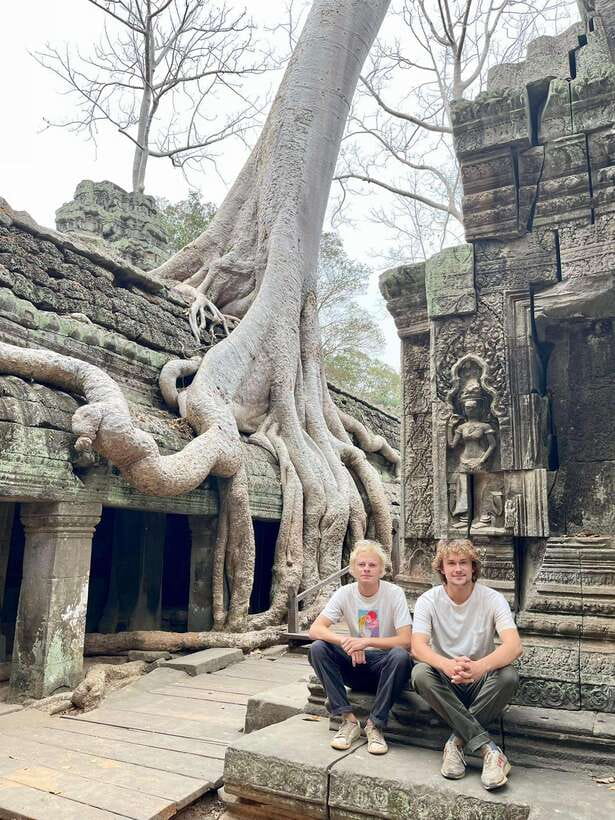 Siem Reap: Angkor Wat Private Tuk-Tuk Tour - Bayon and Angkor Thom show a different kind of power
