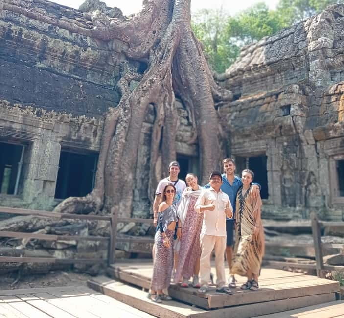 Siem Reap: Angkor Wat Small-Group Day Tour - Bayon’s smiling faces and Baphuon’s steep climb