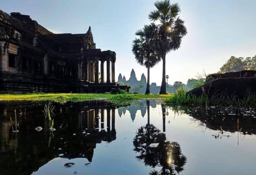 Siem Reap: Angkor Wat Small-Group Day Tour - Two hours inside Angkor Wat