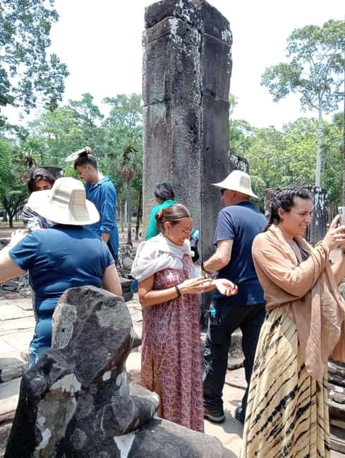Siem Reap: Angkor Wat Small-Group Day Tour - Transport: tuk-tuk for two, van for three to six