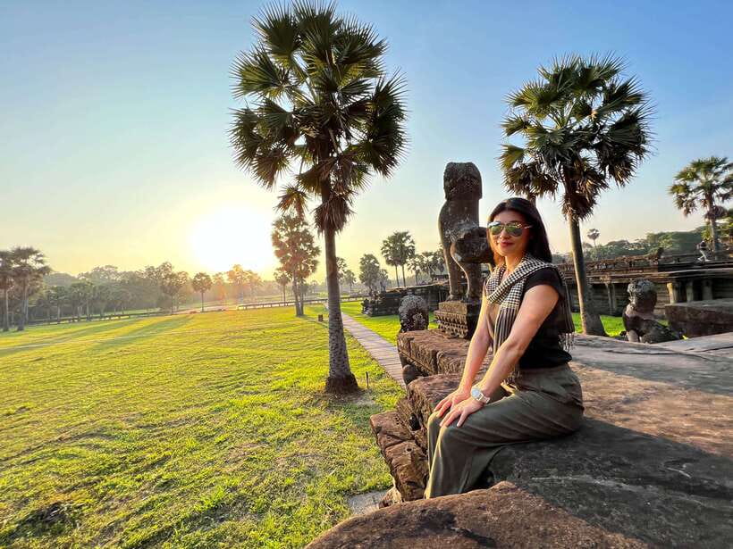 Siem Reap: Angkor Wat Small-Group Day Tour and Sunset - The 8:00 to 8:30 pickup and the Angkor pass