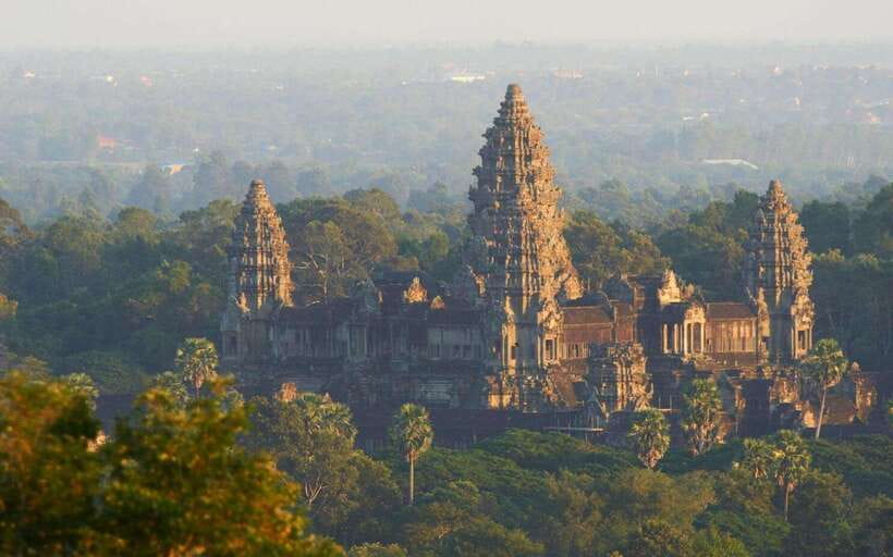 Siem Reap: Angkor Wat Small-Group Full Day Tour and Sunset - Angkor Thom and the faces of Bayon