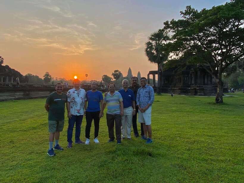 Siem Reap: Angkor Wat: Small-Group Sunrise or Sunset Tour - Why the sunrise at Angkor Wat is worth the early alarm