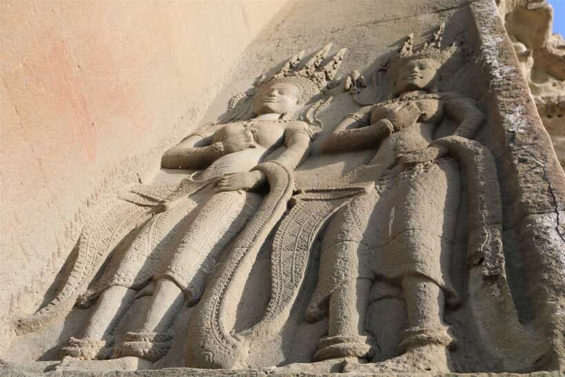 Siem Reap: Angkor Wat Sunrise and Best Temples Tour - The transport, group size, and daily rhythm