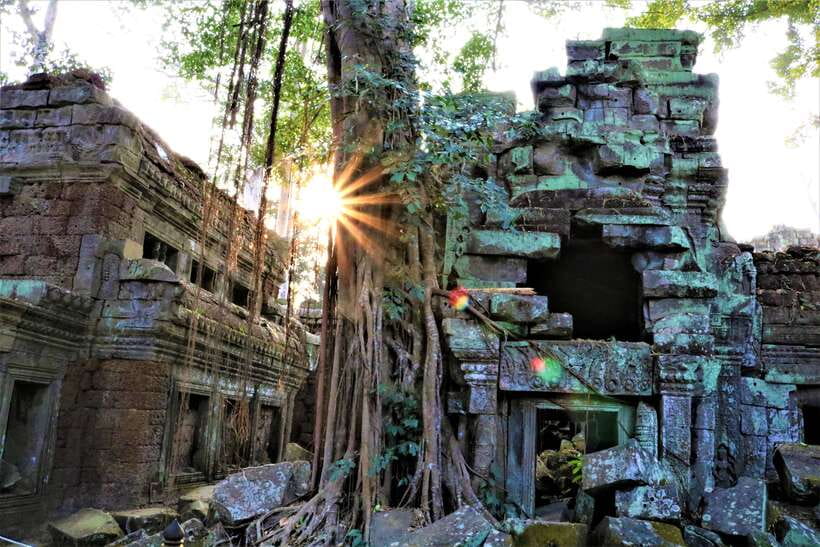 Siem Reap: Angkor Wat Sunrise and Best Temples Tour - Angkor Wat’s carvings and the value of a real guide