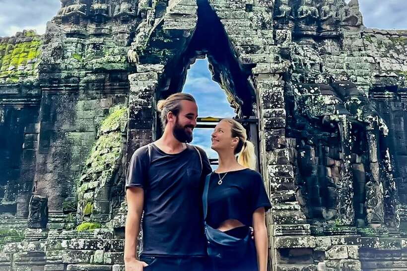 Siem Reap: Angkor Wat Sunrise and Full-Day Sightseeing Tour - Bayon and the smiling faces of Angkor Thom