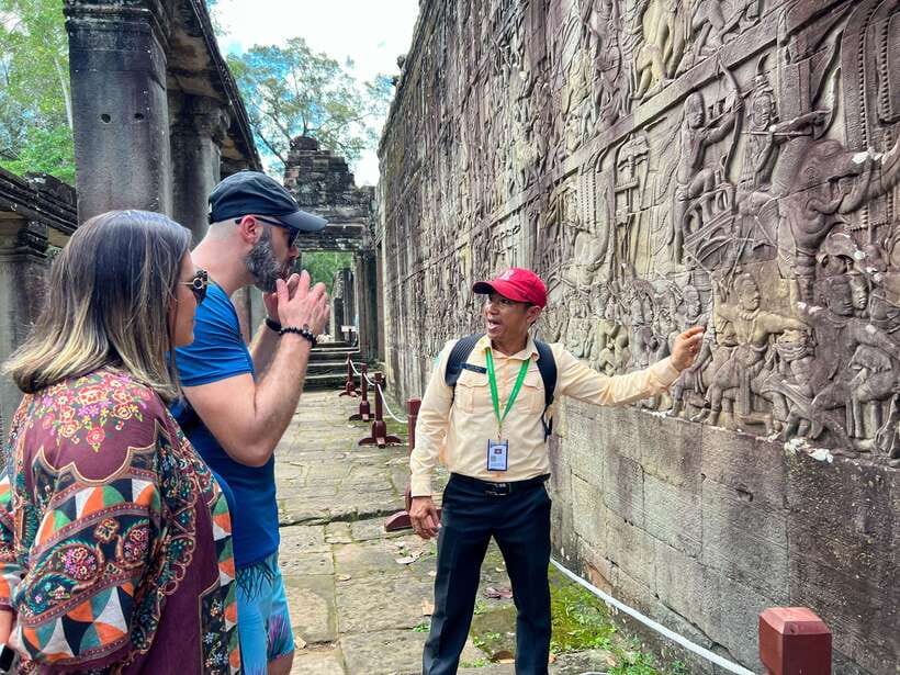 Siem Reap: Angkor Wat Sunrise and Market Tour by Jeep - Victory Gate and the old city walls
