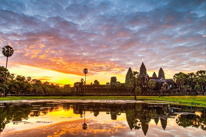 Siem Reap: Angkor Wat Sunrise Bike Tour & Jungle Breakfast - Why the bicycle changes your day at Angkor