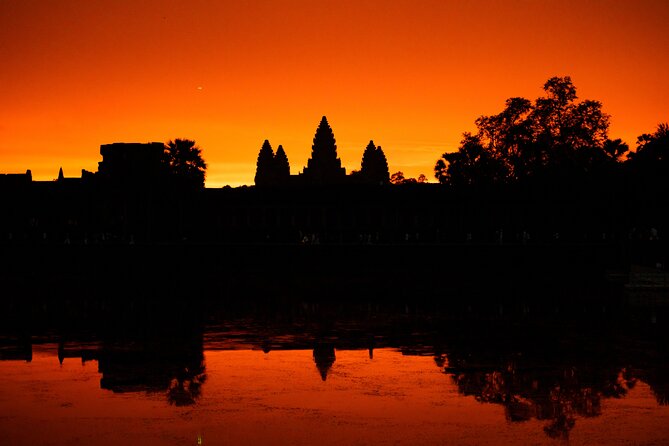 Siem Reap: Angkor Wat Sunrise & Explore Angkor Temples With Guide - Bayon’s stone faces