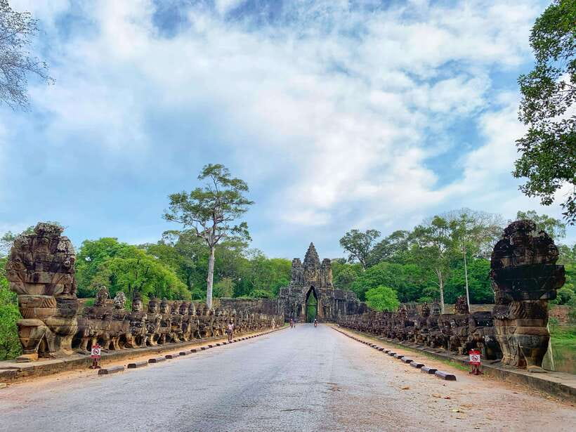 Siem Reap: Angkor Wat Sunrise for Group or Private Tours - Walking through Angkor Wat after dawn