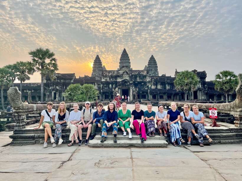 Siem Reap: Angkor Wat Sunrise Small Group tour and Breakfast - Air conditioning, cold towels, and the value of $19