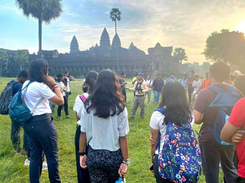 Siem Reap: Angkor Wat Sunrise Tour With Small Group - Bayon’s stone faces need time and patience