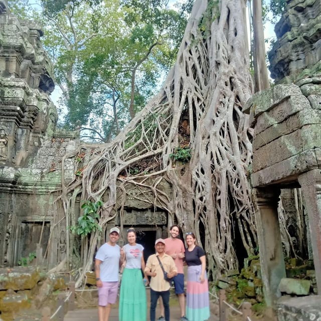 Siem Reap: Angkor Wat Tour with French-Speaking Guide - Price, temple passes, and the lunch question