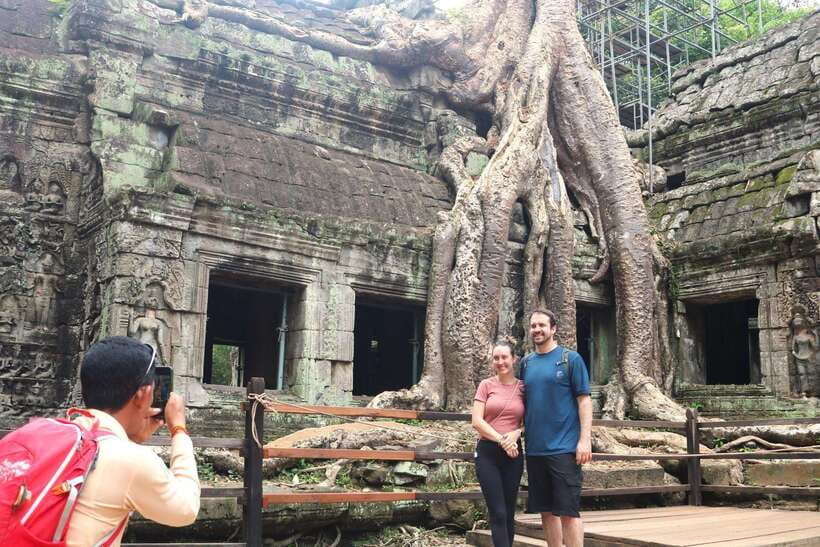 Siem Reap: Angkor Wat with German or English Guided Tour - Transport, comfort, and the small details