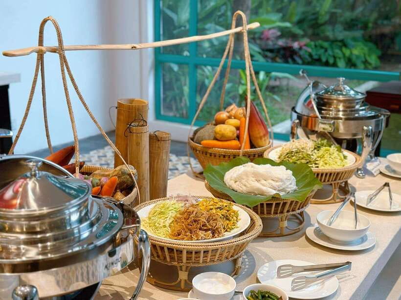 Siem Reap: Apsara Dance Show and Dinner with Hotel Pickup - Inside the theater and restaurant