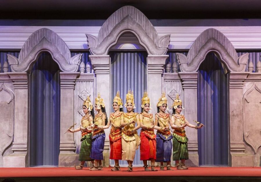 Siem Reap: Apsara Dance Show & Dinner with Tuk-Tuk Transfers - Who should book this Apsara evening?