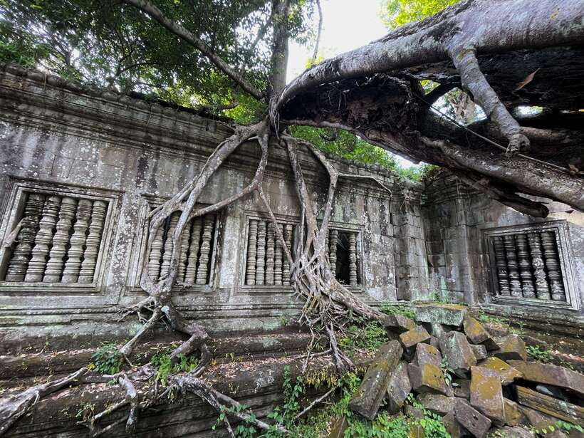 Siem Reap: Beng Mealea, Banteay Srei & Kulen Waterfall Trip - The cliff viewpoint and the road through the countryside