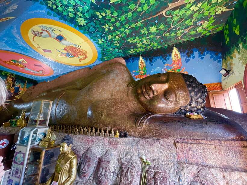 Siem Reap: Beng Mealea, Banteay Srei & Kulen Waterfall Trip - Banteay Srei and its pink sandstone details