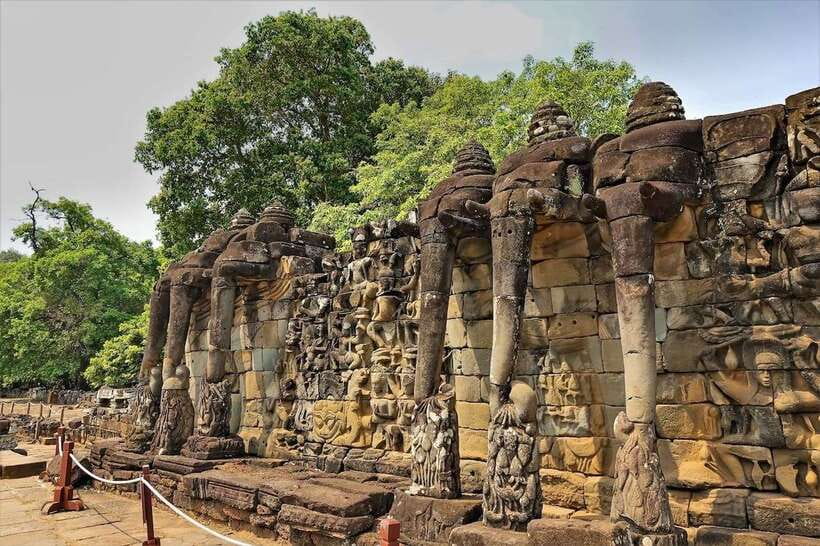 Siem Reap: Bike the Angkor Temples - Full-Day 30km Tour - Bikes, support, and family arrangements