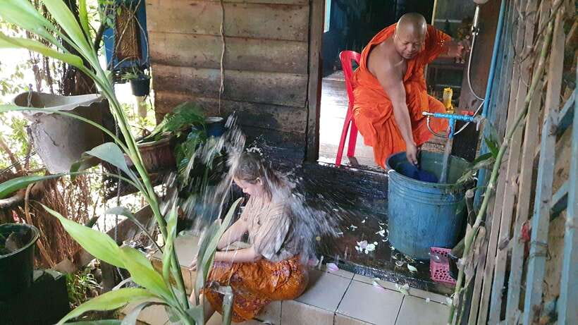 Siem Reap Cambodian Buddhist Water Blessing and Local Market - A local market instead of another tourist stop