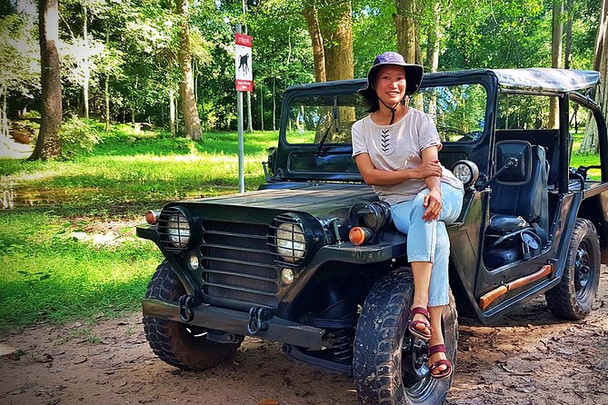 Siem Reap Countryside Jeep Tour - A market stop in Bakong