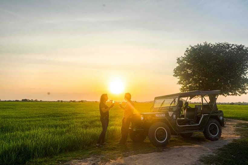 Siem Reap: Countryside Sunset Jeep Tour / SUV Available - Wat Po Banteaychey and Cambodian Buddhist practice