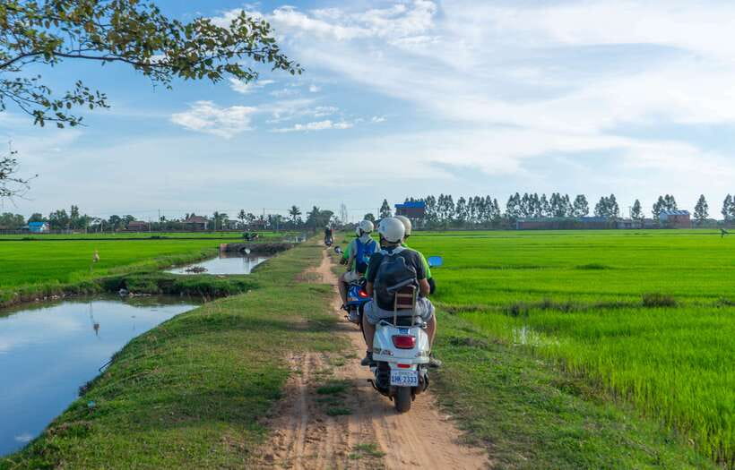 Siem Reap Countryside Sunset Vespa Tour or Tuk Tuk - Wat Po Banteaychey after the market