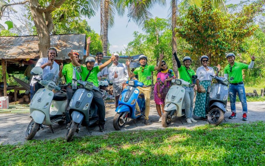 Siem Reap: Countryside Vespa Tour / Tuk Tuk Available - West Baray brings the morning together
