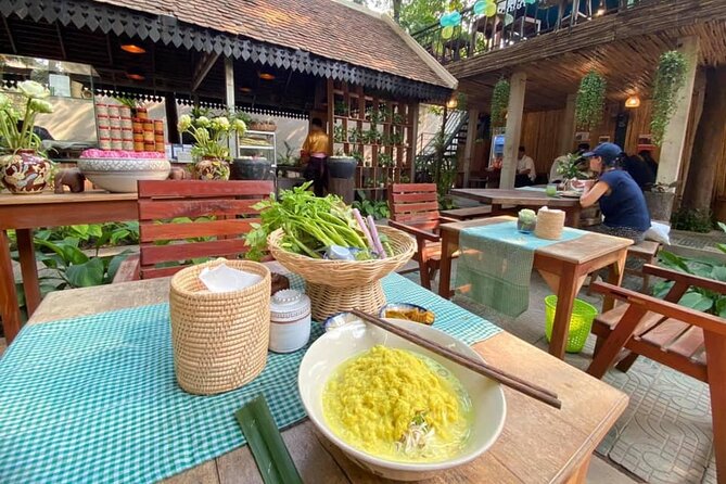 Siem Reap Evening Food Tour - Inclusive 5 stops Local Tastings - Why the tuk-tuk matters after dark