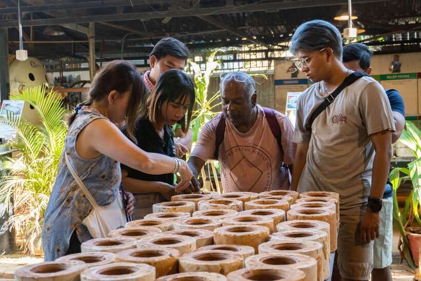 Siem Reap Evening Food Tour - On Promotion Price limit Offer - Road 60 and the famous insect stall