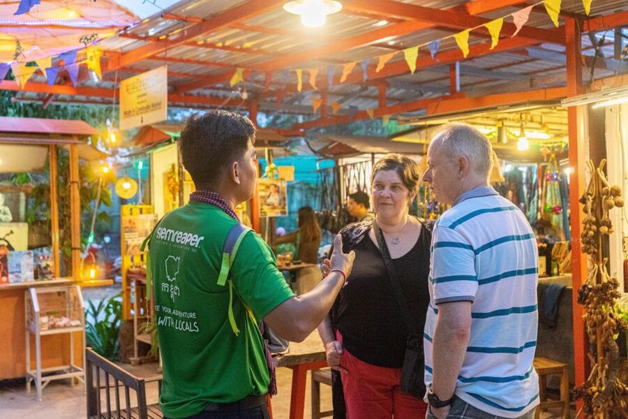 Siem Reap: Evening Food Tour with 10 Local Tastings - Local dishes: fruit, rolls, tofu, and snails