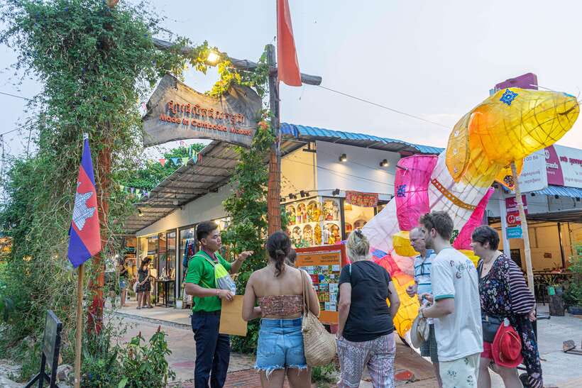 Siem Reap: Evening Food Tour with 10 Local Tastings - What the $35 price really covers